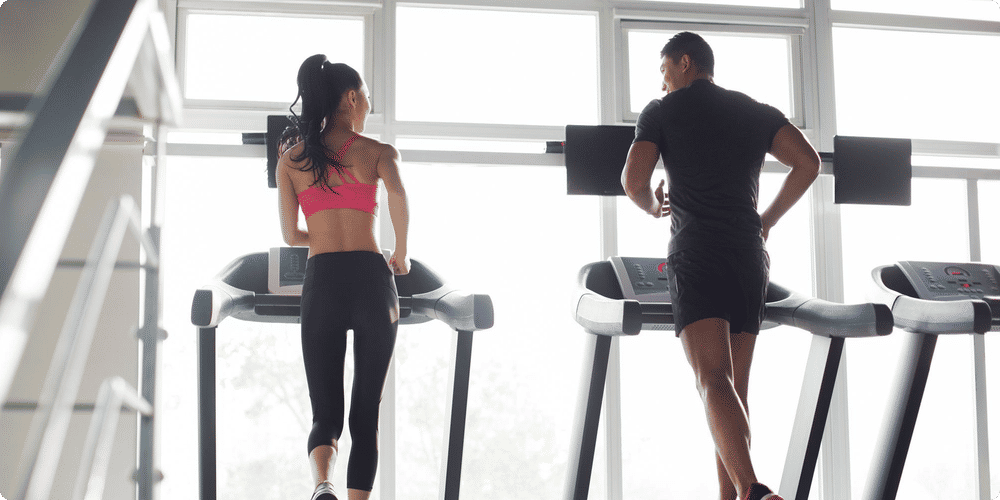 Découvrir les meilleurs exercices à faire sur un tapis de course